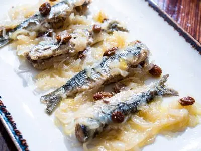 Sardinas en saor