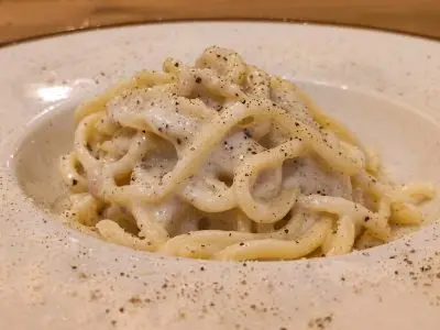 Spaghetti cacio e pepe